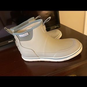 Grunden deck boots